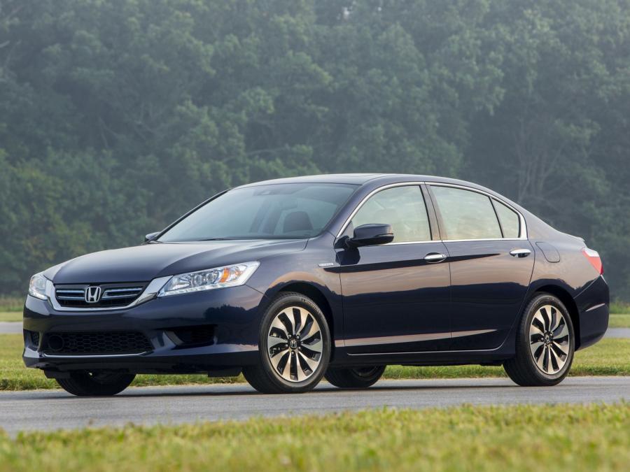  Honda Accord Hybrid Touring 2013 года  (US) (фото 21 из 30)